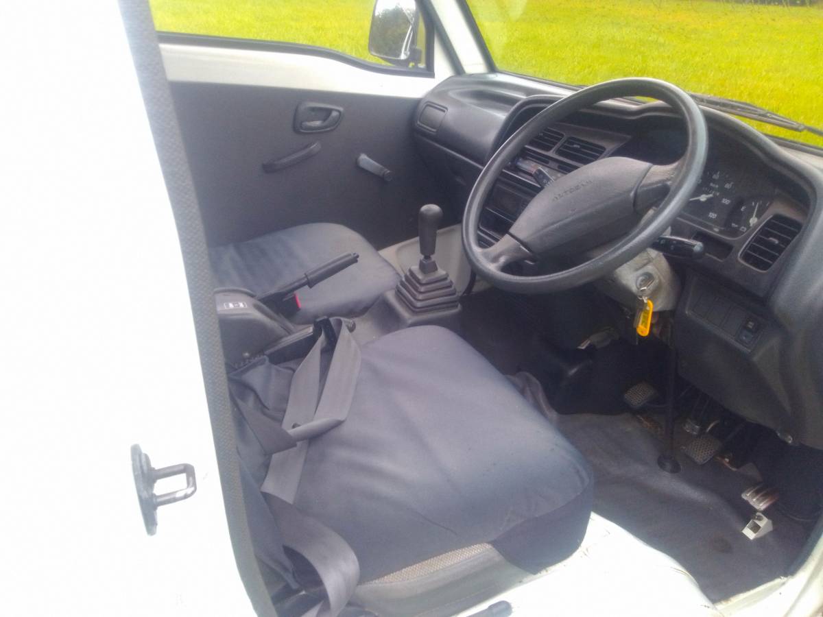 Mazda-scrum-1995-white-4