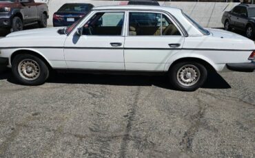 Mbz-300turbo-diesel-1985-white-1