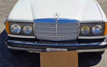 Mbz-300turbo-diesel-1985-white-2