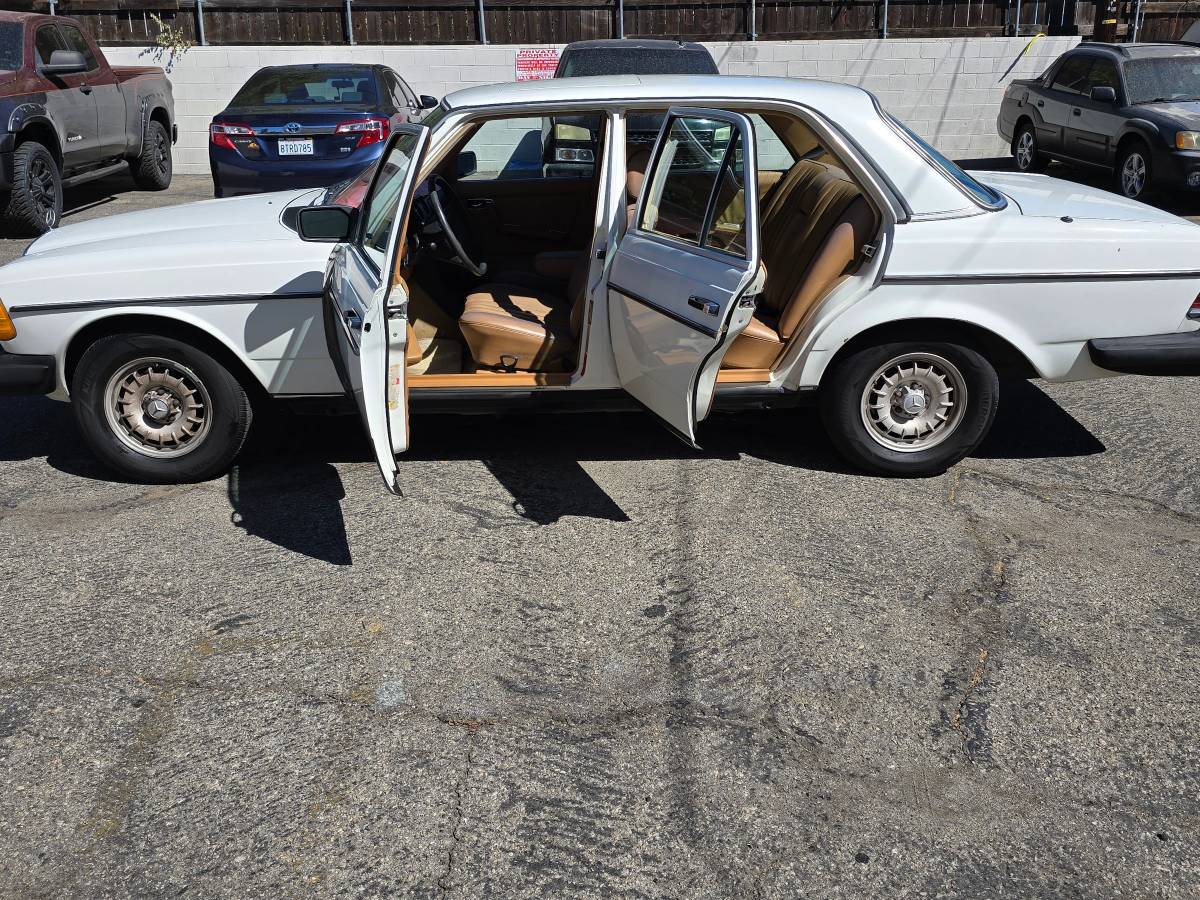 Mbz-300turbo-diesel-1985-white