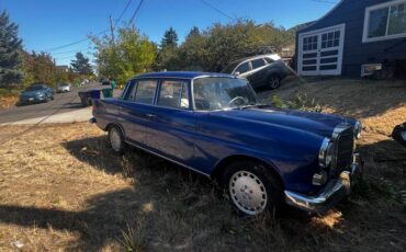 Mercedes-110-chassis-diesel-1965-blue-1