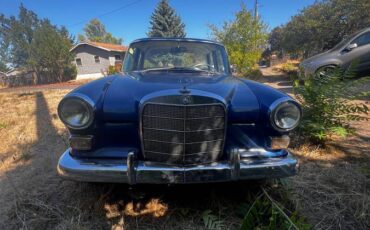 Mercedes-110-chassis-diesel-1965-blue
