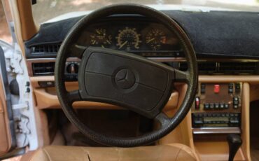 Mercedes-1988-white-11