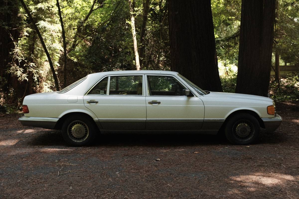 Mercedes-1988-white-14