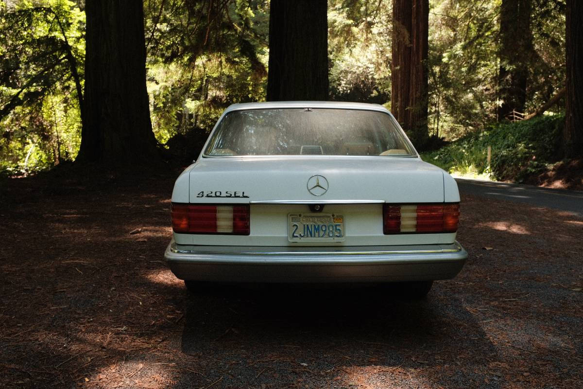 Mercedes-1988-white-3