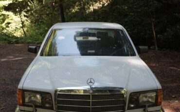 Mercedes-1988-white-4