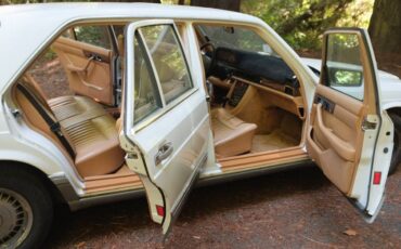 Mercedes-1988-white-8