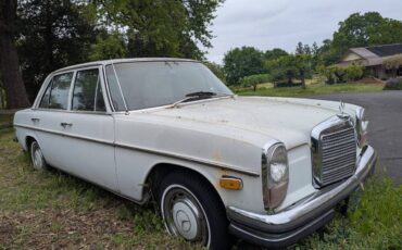 Mercedes-240d-1970-white-1