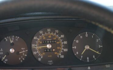 Mercedes-240d-diesel-1981-7
