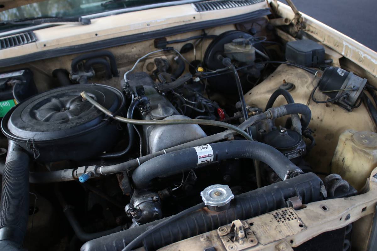 Mercedes-240d-diesel-1981-8