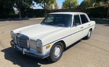 Mercedes-250-1972-white-11