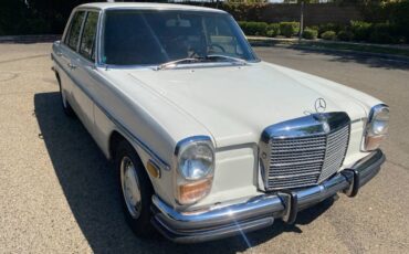 Mercedes-250-1972-white-12