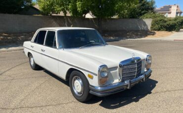 Mercedes-250-1972-white-14