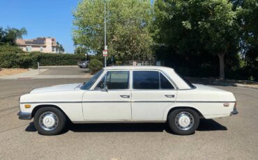Mercedes-250-1972-white-2