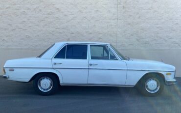 Mercedes-250-1972-white-32