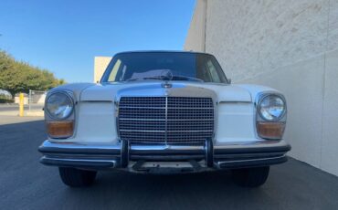 Mercedes-250-1972-white-33