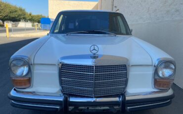 Mercedes-250-1972-white-35