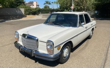 Mercedes-250-2.8-liter-1972-white-16