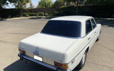Mercedes-250-2.8-liter-1972-white-2