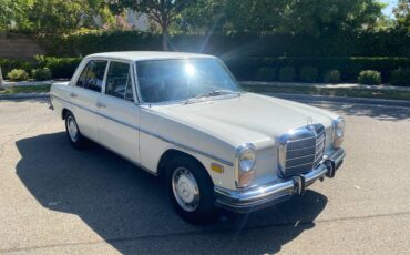 Mercedes-250-2.8-liter-1972-white-3