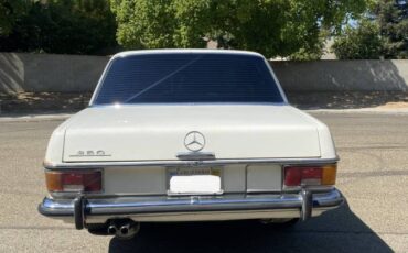 Mercedes-250-2.8-liter-1972-white-4