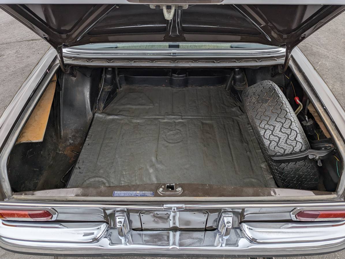 Mercedes-280sel-4.5-1972-brown-10
