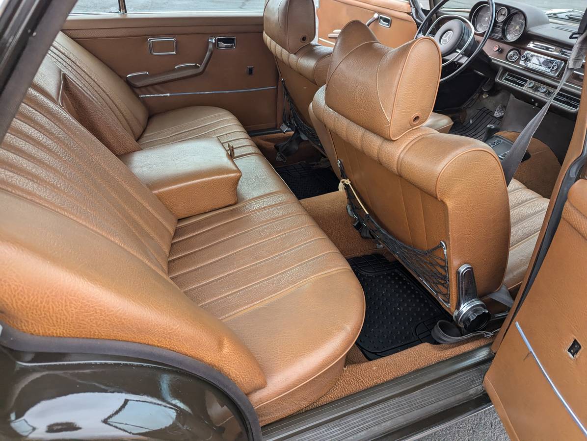 Mercedes-280sel-4.5-1972-brown-15