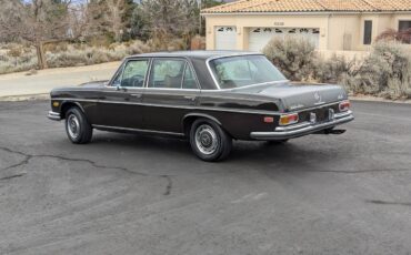 Mercedes-280sel-4.5-1972-brown-2
