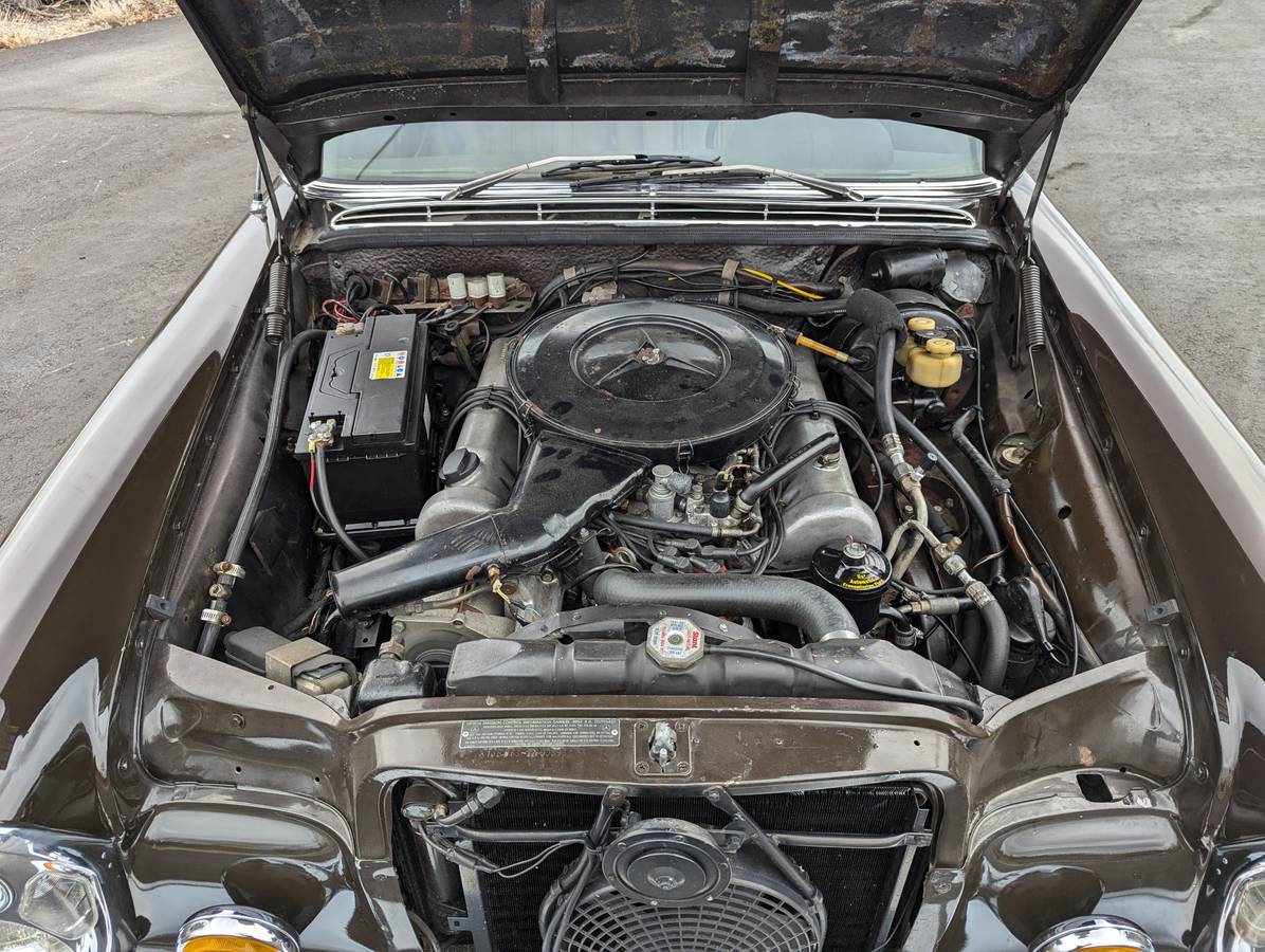 Mercedes-280sel-4.5-1972-brown-7