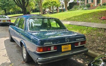 Mercedes-300-d-diesel-1985-2