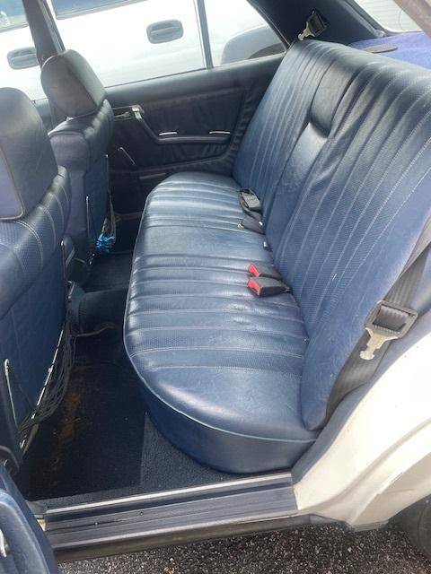 Mercedes-300-d-diesel-1985-3