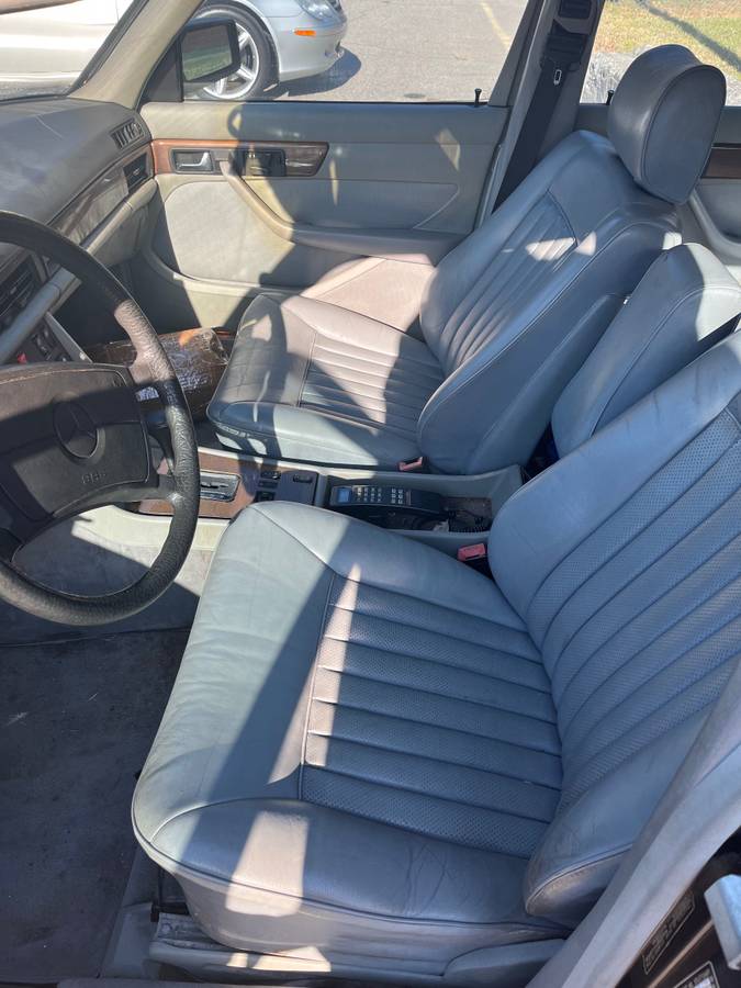 Mercedes-300-se-1988-black-2