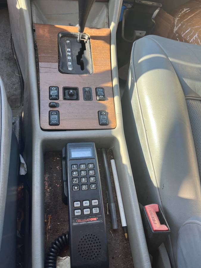 Mercedes-300-se-1988-black-7