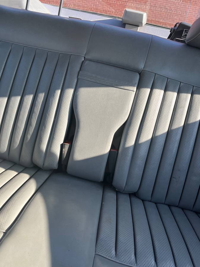 Mercedes-300-se-1988-black-9