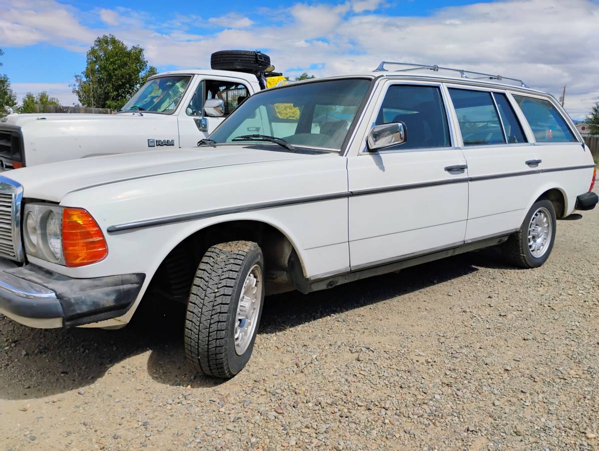 Mercedes-300-td-diesel-1985-white-1