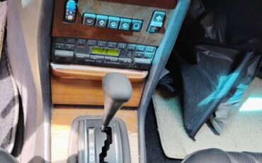 Mercedes-300-td-diesel-1985-white-11