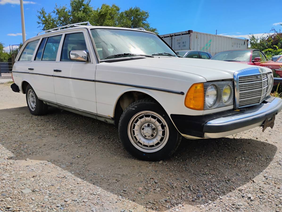Mercedes-300-td-diesel-1985-white-2