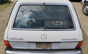 Mercedes-300-td-diesel-1985-white-3