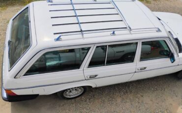 Mercedes-300-td-diesel-1985-white-4