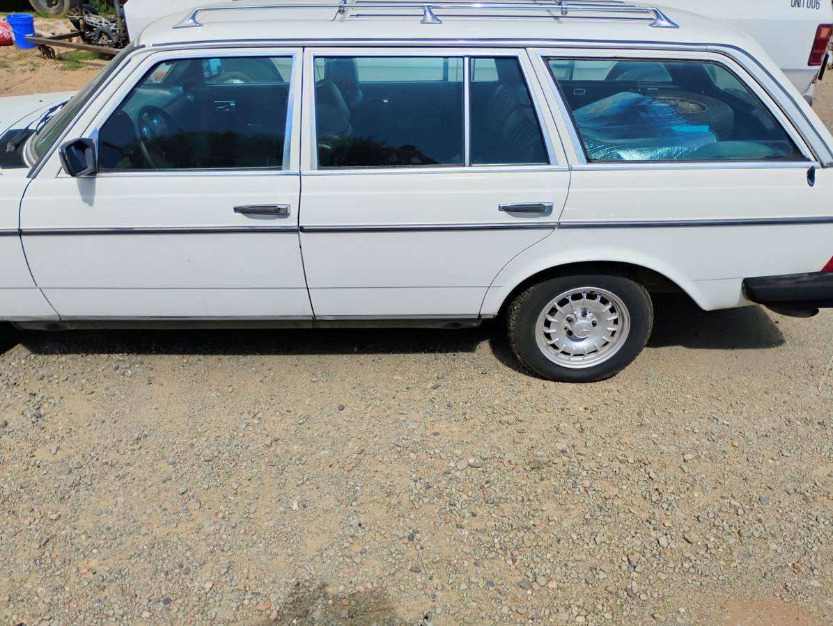 Mercedes-300-td-diesel-1985-white-5