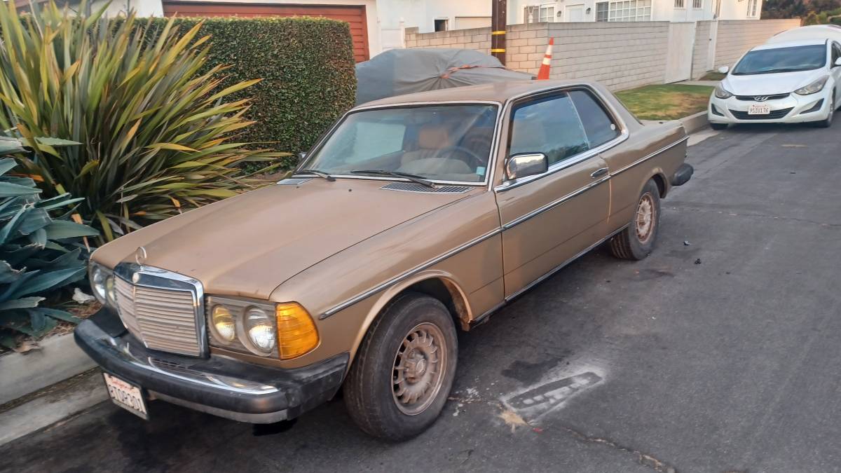 Mercedes-300cd-diesel-1980-3