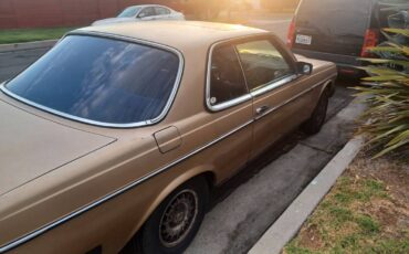 Mercedes-300cd-diesel-1980-5
