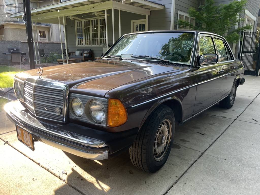 Mercedes-300d-diesel-1984-brown