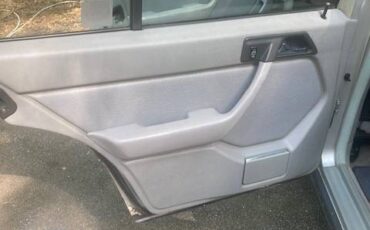 Mercedes-300e-1989-grey-9