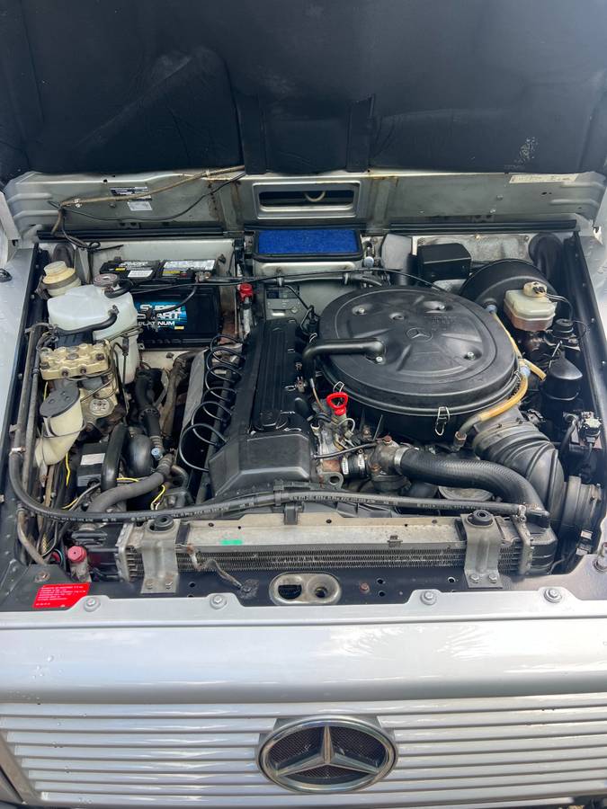 Mercedes-300ge-1990-silver-3