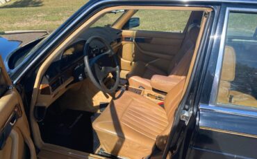 Mercedes-300sd-diesel-1982-black-1