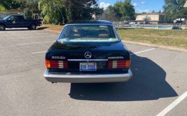 Mercedes-300sd-diesel-1982-black-2