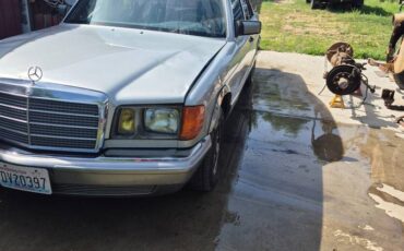 Mercedes-300sd-diesel-1984-silver-2