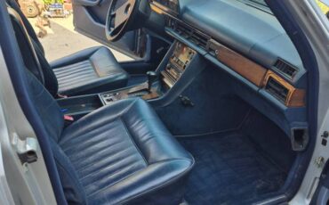 Mercedes-300sd-diesel-1984-silver