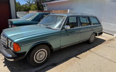 Mercedes-300td-non-turbo-wagon-diesel-1980